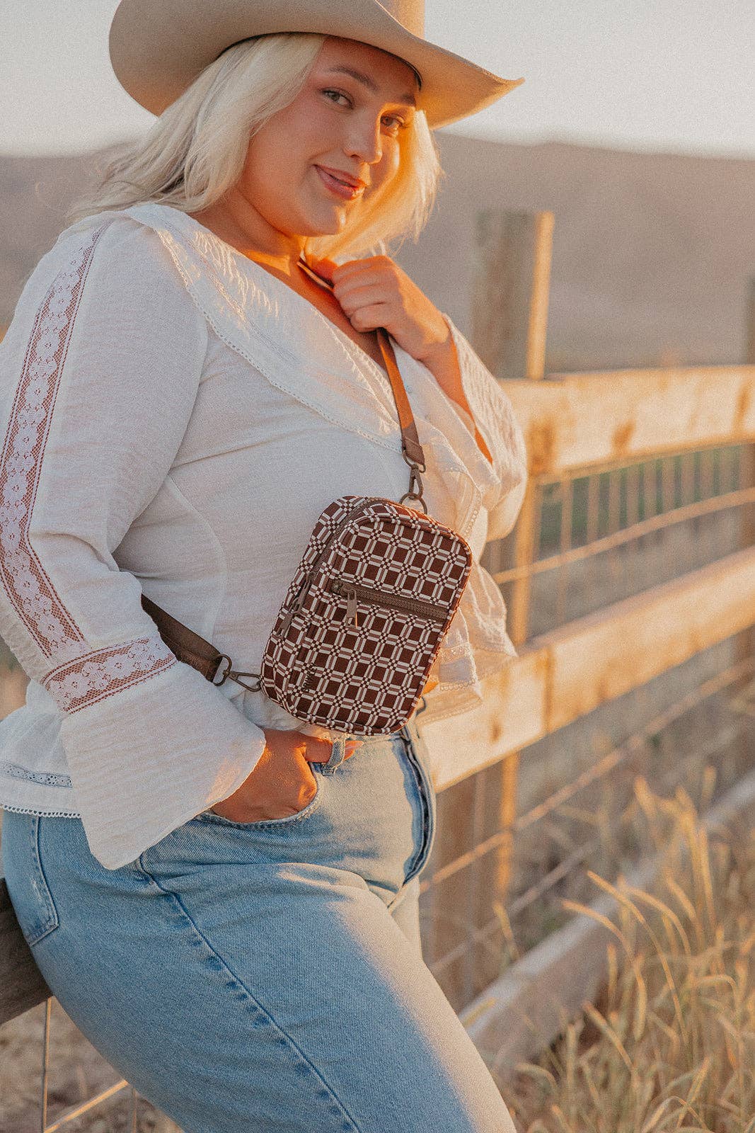 Mesa Crossbody Sling
